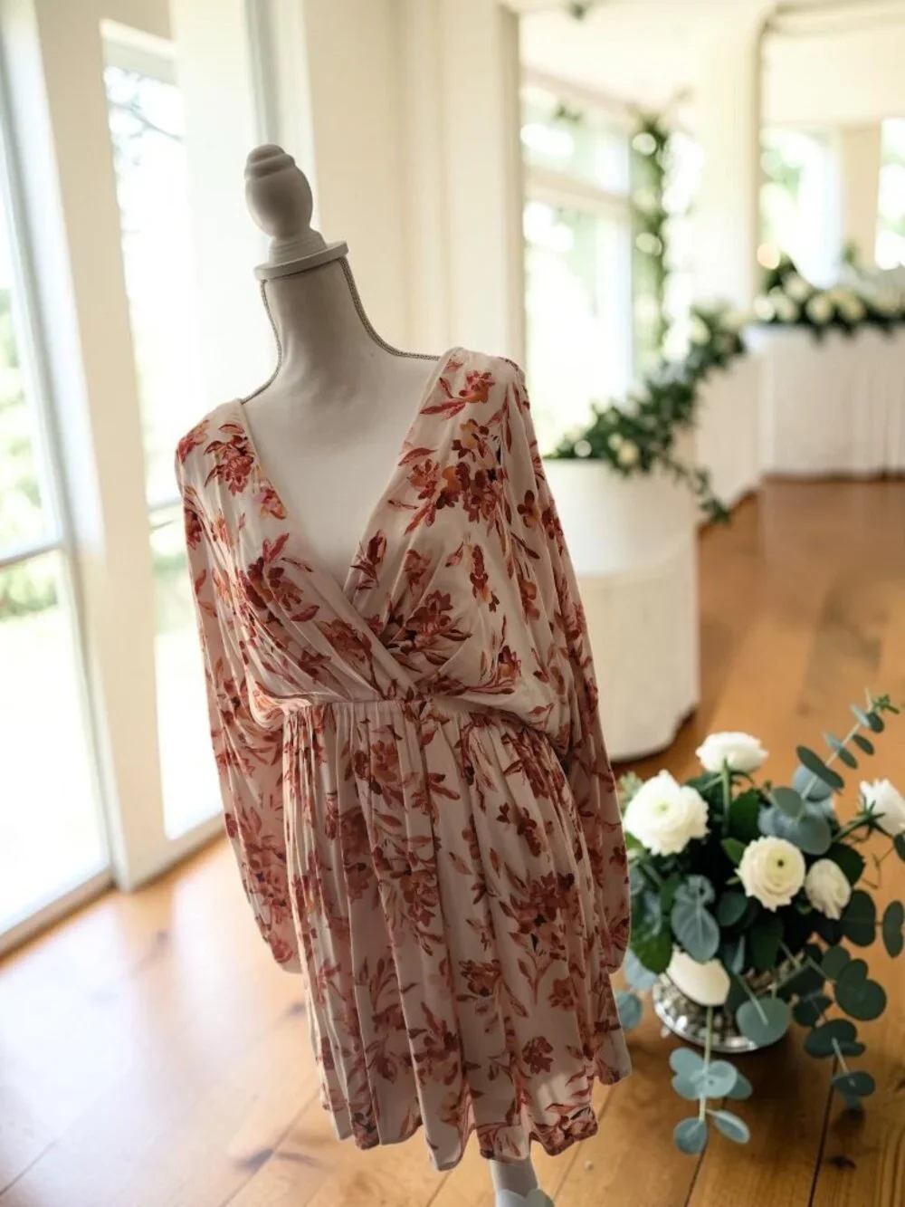 🌸 Emily Wonder Floral Dress NWT Large Flowy Boho Tie Back 🌸 - Picture 4 of 12